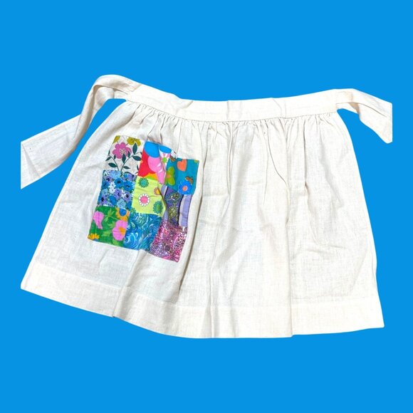 Vtg White Cotton Half Apron Patchwork Pocket Design Tie Boho Chic Cottagecore - Picture 3 of 5